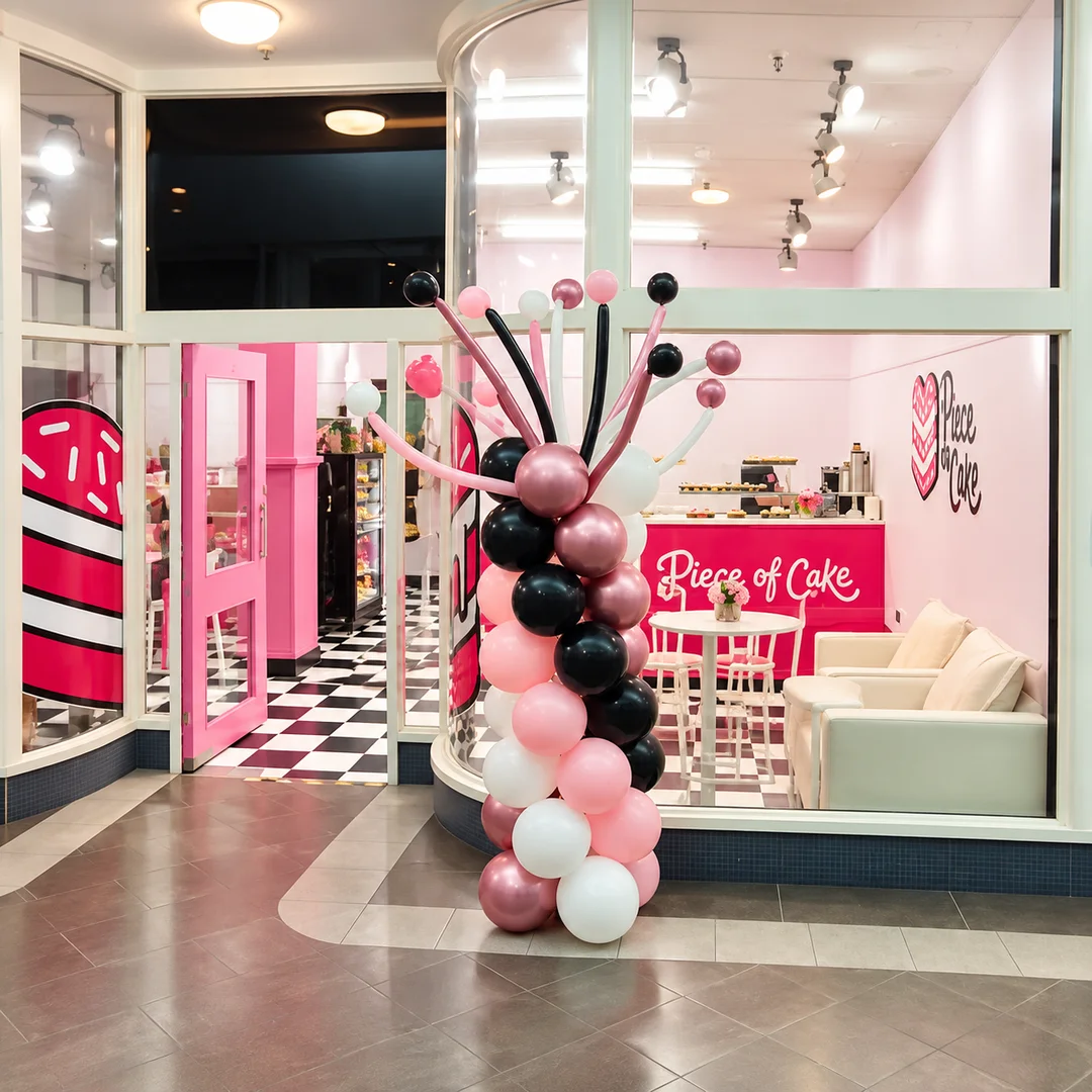 Piece of Cake shop interior with Decorlloon balloons